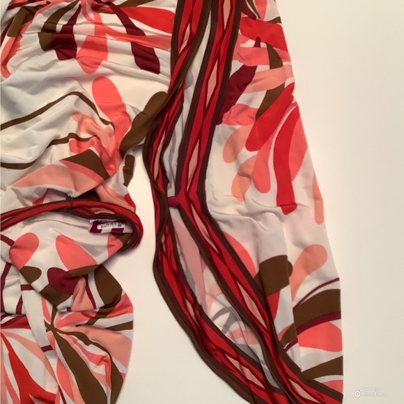 EUC beautiful BCBG MaxAzria swimsuit coverup - Picture 2 of 3